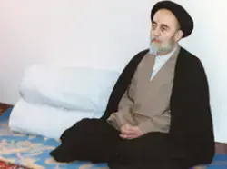 صورة العلامة الطباطبائي رضوان الله عليه في منزل الشهيد قدوسي