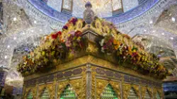 صورة قريبة لمرقد أبي الفضل العباس عليه السلام